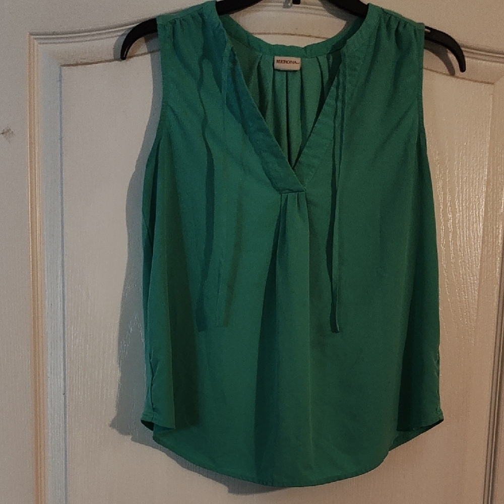 New York & Company Green Sleeveless Tie Front Blouse